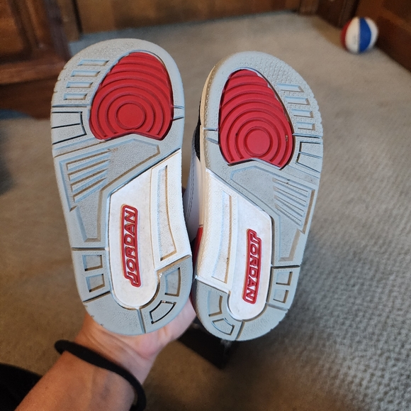 Jordan 3 Retro (TD)"White Fire Red" Sneakers(2013) - Picture 5 of 7